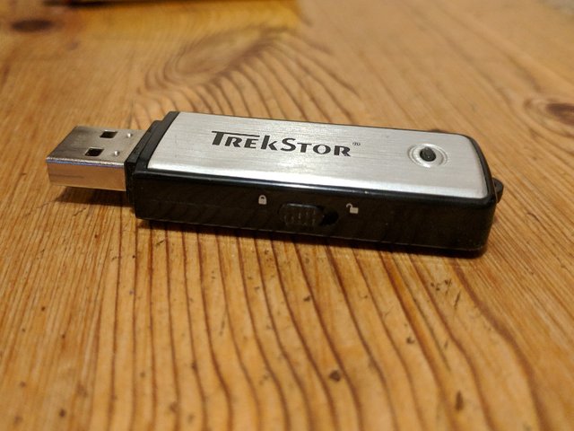 USB Stick mit Hardwareschreibschutz.jpg