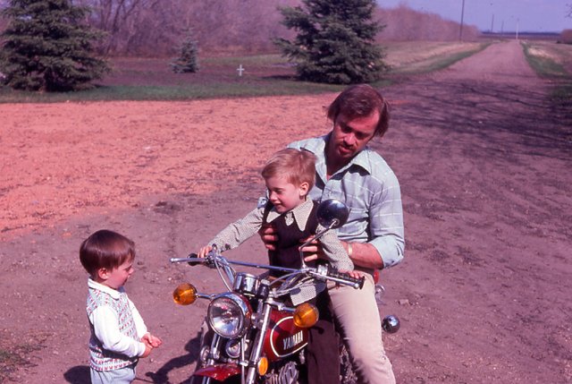 dad-jeff-brent-clyde-may1975.JPG