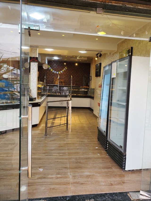l'enrée de la boulangerie.jpeg