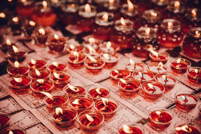 candles-8286709_1280.webp