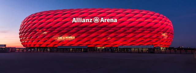 fcbayern-arena-rot-abend-hp.jpg