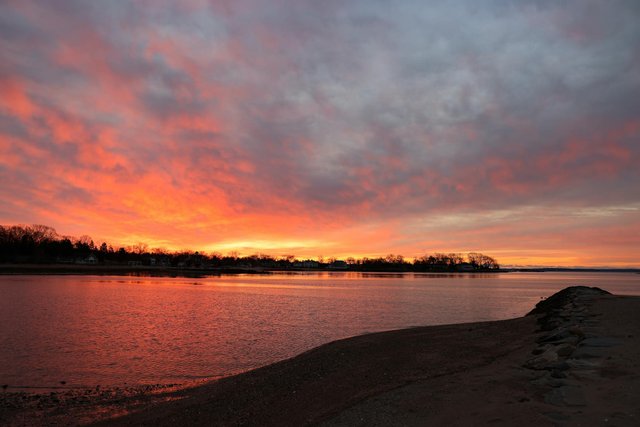 free-photo-of-lake-in-countryside-at-sunset.jpeg