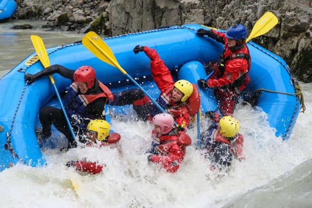 the-ultimate-guide-to-white-water-rafting-in-iceland-1.jpg
