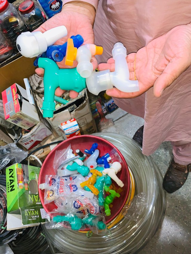 plastic nalka.jpg