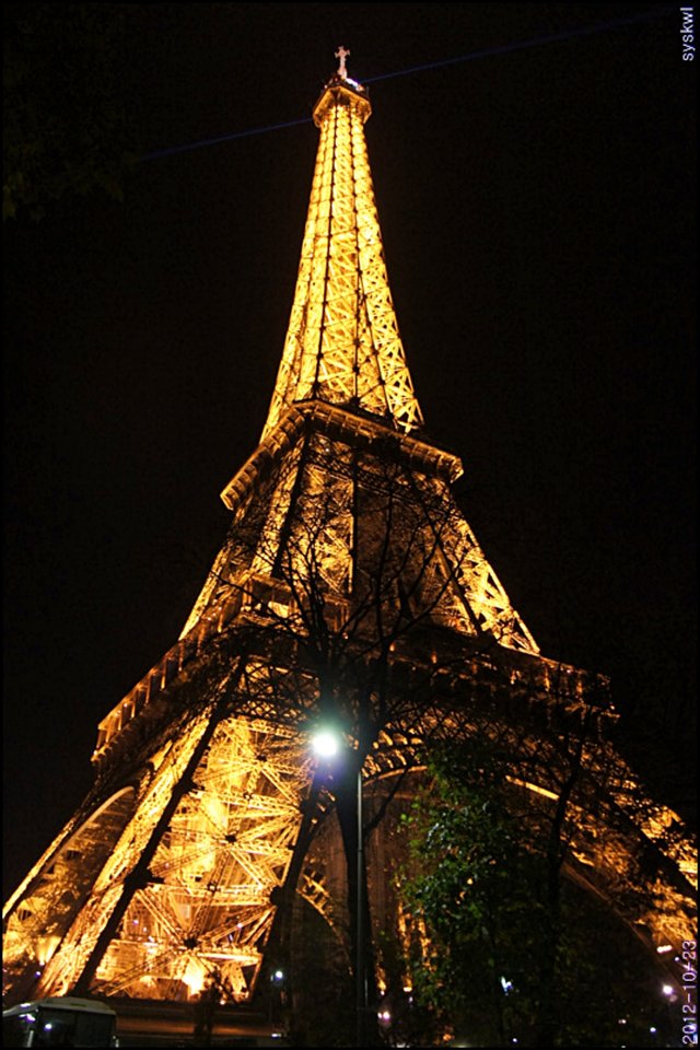 b-EU121023-062136.jpg