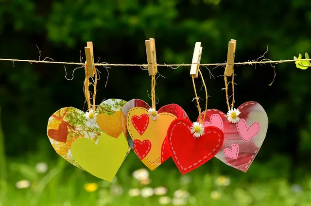 hearts-1450300_1280.webp