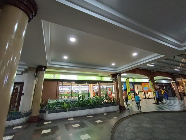 cfc2758e-281a-4b88-9428-c9b683940f9d.jpg