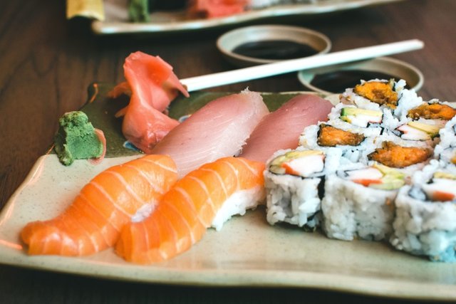 Fish-Salmon-Delicious-Japanese-Time-Food-Sushi-1958287.jpg