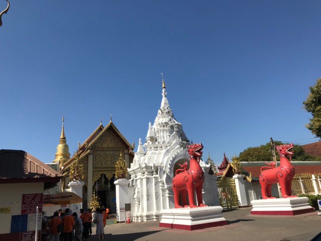 Wat Phra That Hariphunchai.jpg