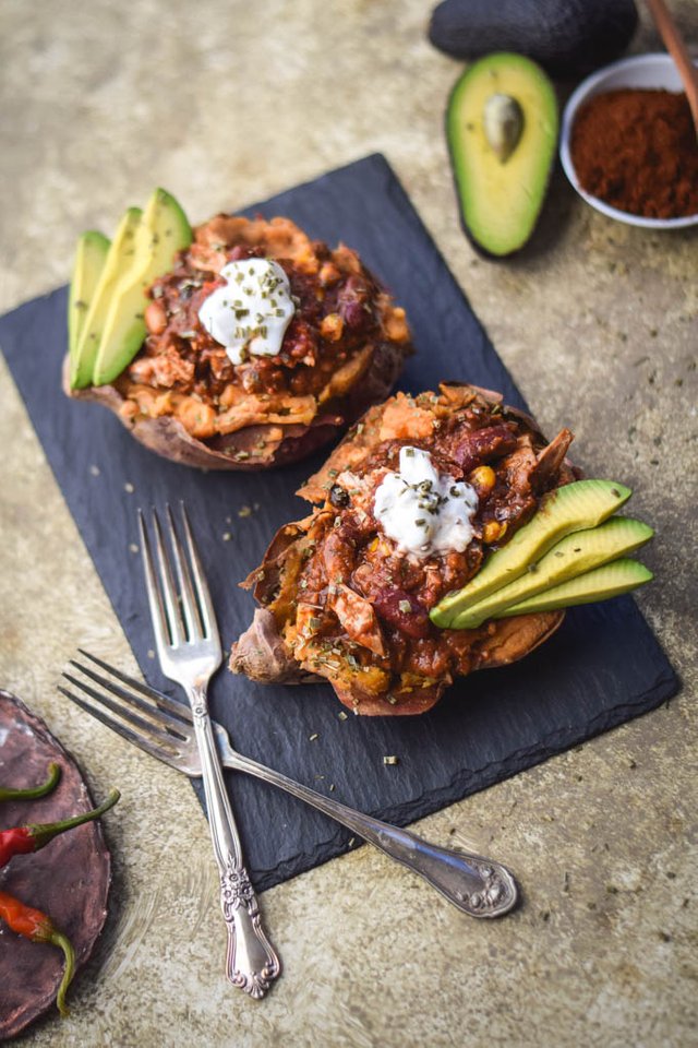 Chunky Chili Stuffed Sweet Potatoes (5).jpg