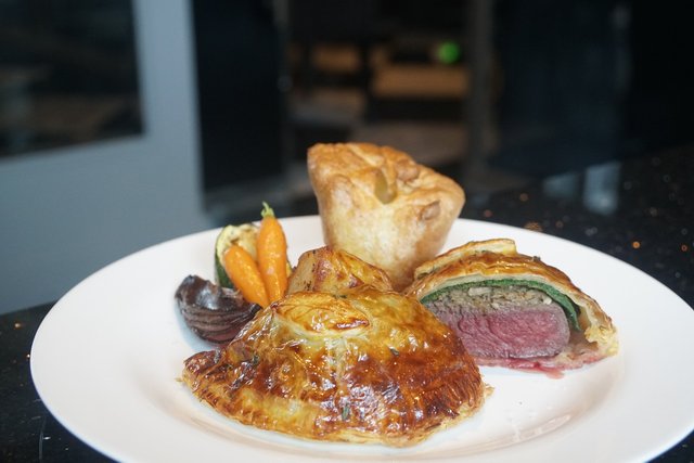 beef-wellington-gd85b6ce7c_1280.jpg