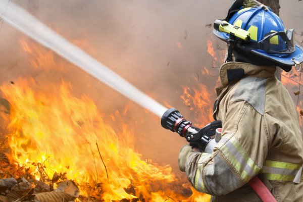 depositphotos_73851741-stock-photo-firefighters-battle-a-wildfire.jpg