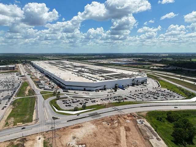 free-photo-of-aerial-view-of-large-industrial-facility-in-austin.jpeg