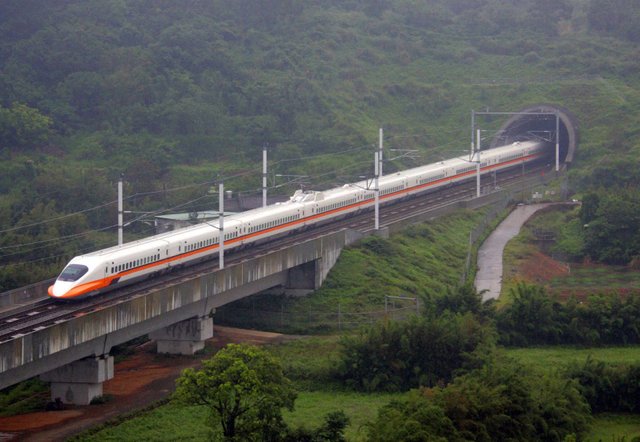 Changhua-Kaohsiung Viaduct.jpg