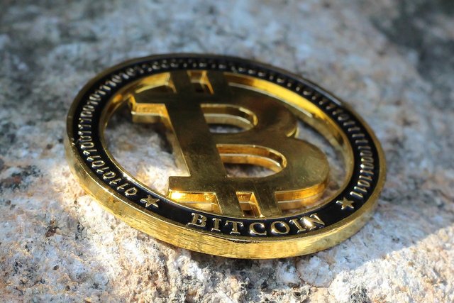bitcoin-3327862_1280.jpg