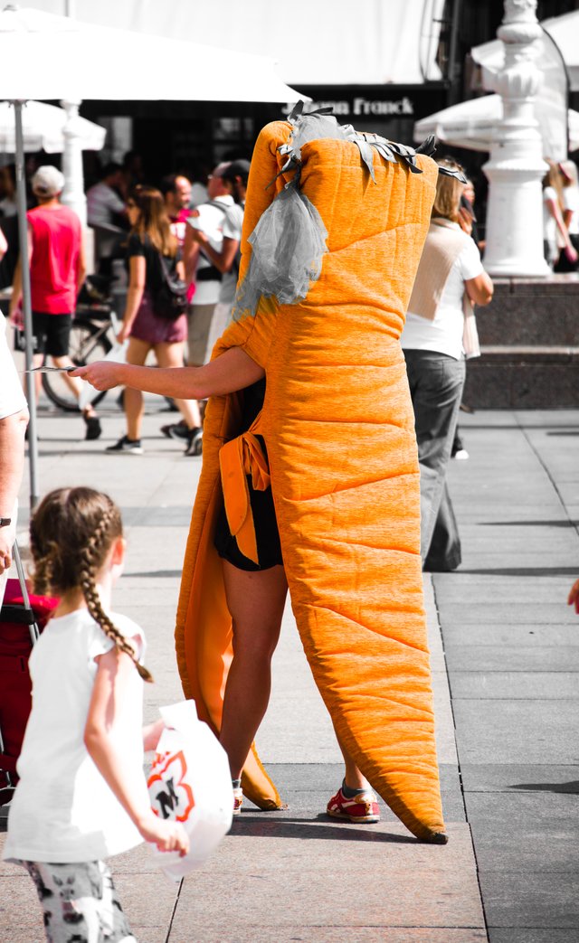 zegevege carrot woman child 2018.jpg
