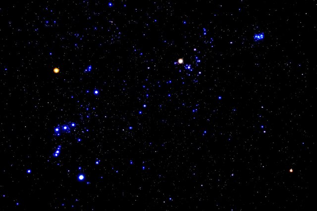 1599px-Orion,_Taurus_and_Pleiades (1).jpg