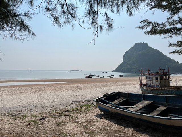 Tham Thong Beach8.jpg