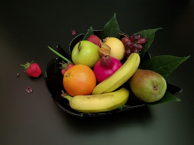 still-the-fruit-bowl-of-life-3315231_1280.jpg