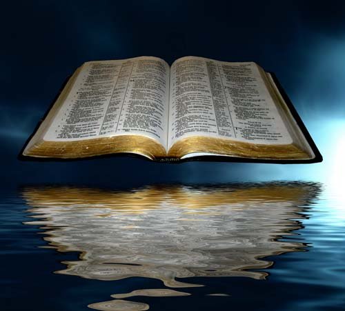 biblia-sobre-agua-500.jpg