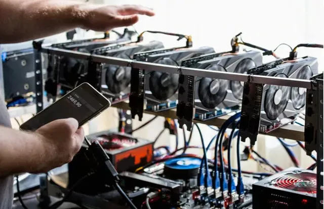 bitcoin_mining-5bfd714a46e0fb0051b6abc6.webp