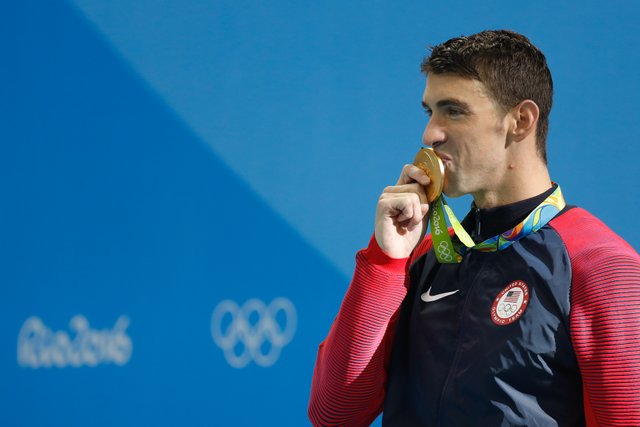 PHELPS ORO PODIO.jpg