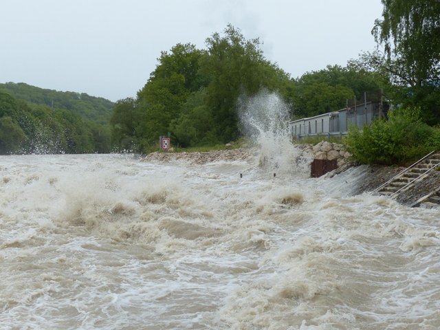 flood-123203_1280.jpg