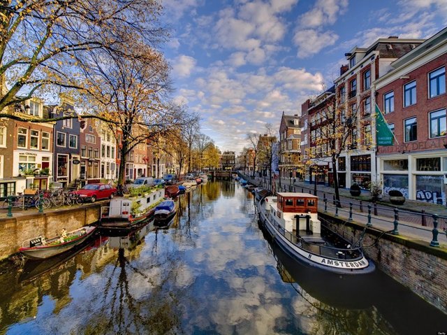 AMSTERDAM-most-beautiful-cities-1024x767.jpg