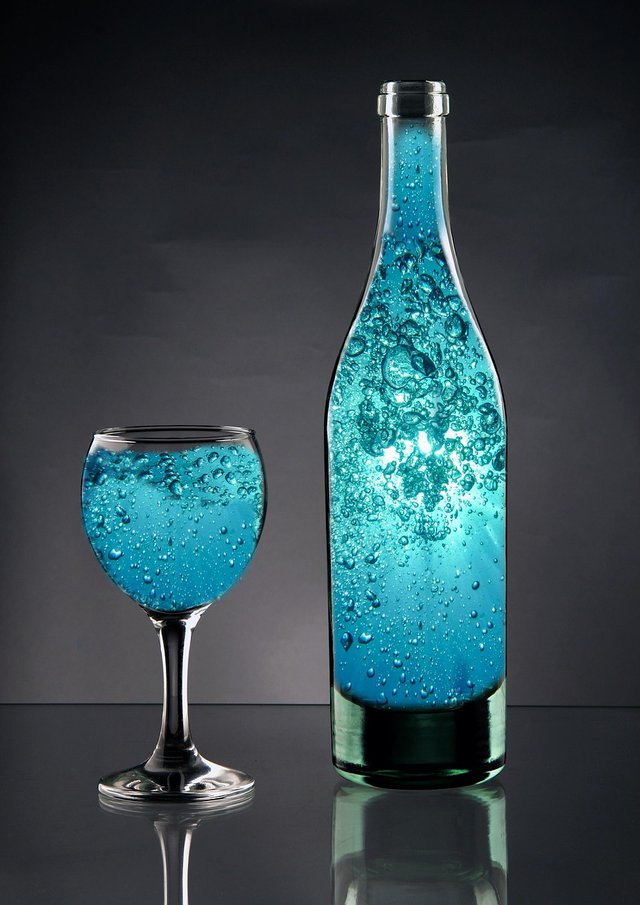 bottle-3017833_1280.jpg