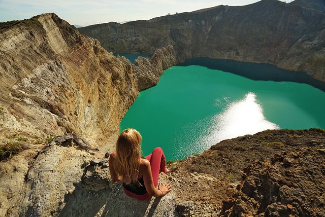 Kelimutu-Tiwu-Ata-Mbupu.jpg