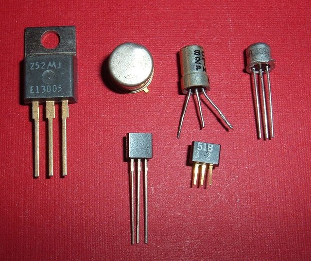 960px-Transistors.ag