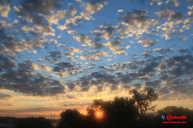 sunrise dawn morning clouds skyscape landscape SR0137.JPG