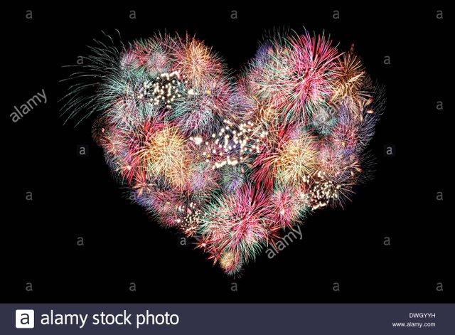 mezclar-fuegos-artificiales-o-petardos-de-corazon-en-la-oscuridad-dwgyyh.jpg