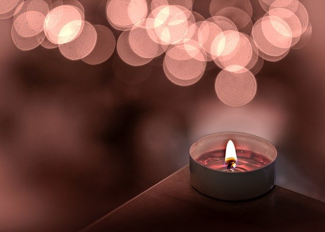 candle-3026952_640.jpg