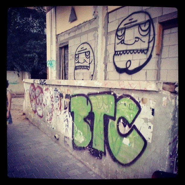 BTC_graffiti_in_Tel_Aviv.jpg