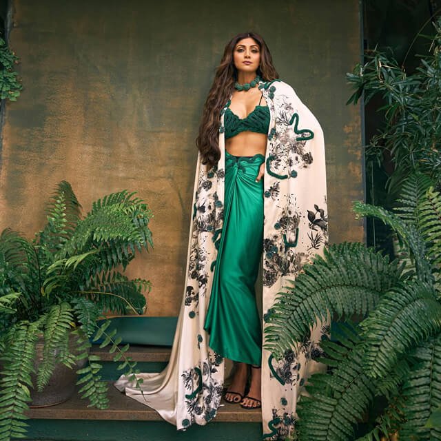 shilpa_shetty_indo_western_emerald_green_outfit.jpg