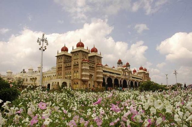 Mysore-Palace-2.jpg