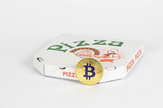 bitcoin-btc-pizza.jpg