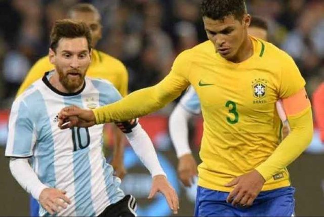 Liga-Internasional-Timnas-Brasil-Lionel-Messi-696x467.jpg