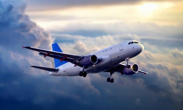 5-riesgos-de-viajar-en-avion-que-debes-conocer-1.jpg