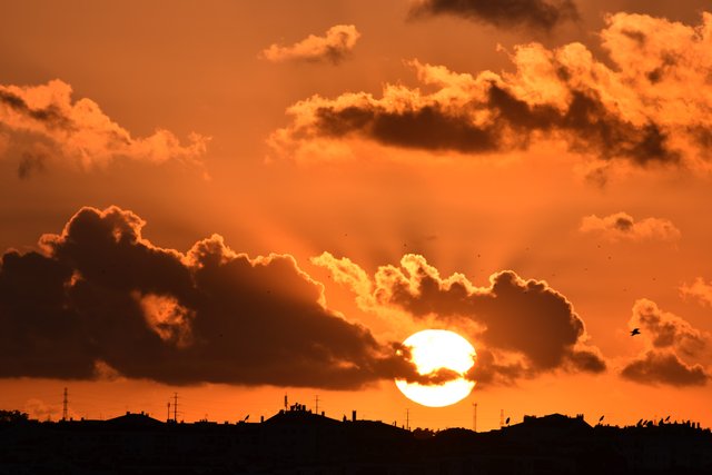 huge sun sunset balcony 4.jpg