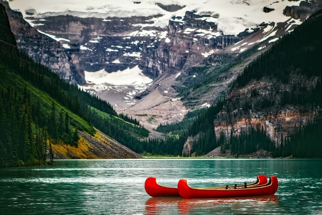 lake-louise-1761286_1280.jpg