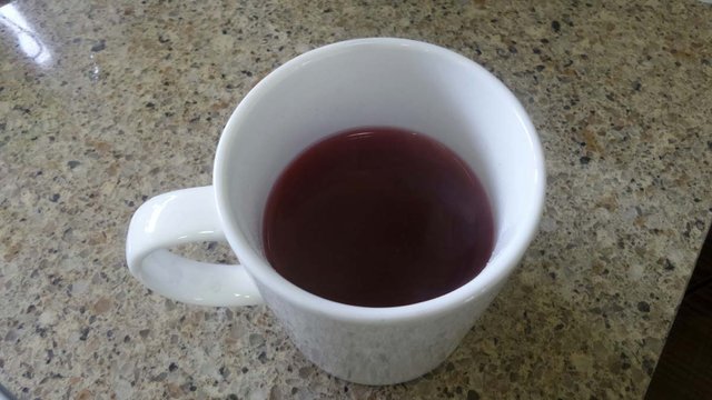 20180525_122457_resized_1 hot tea in cup.jpg