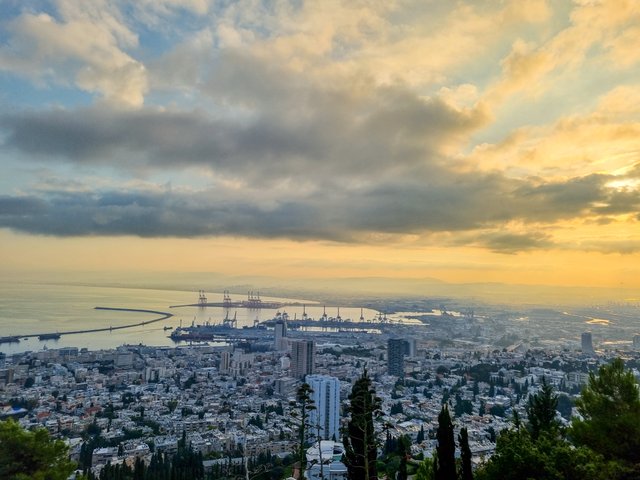 Morning in Haifa