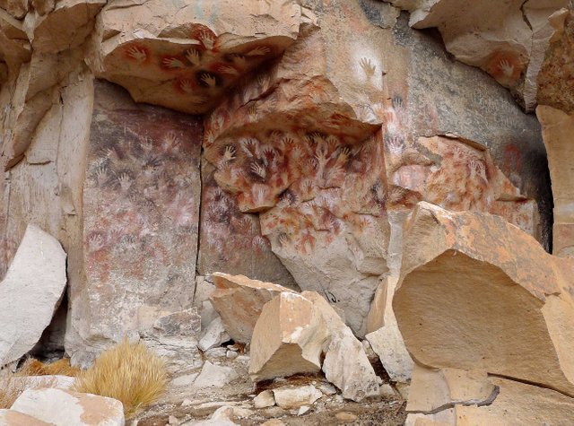 upper_paleolithic-cave_of_hands-_patagonia--9000-obelisk-art-history.jpg