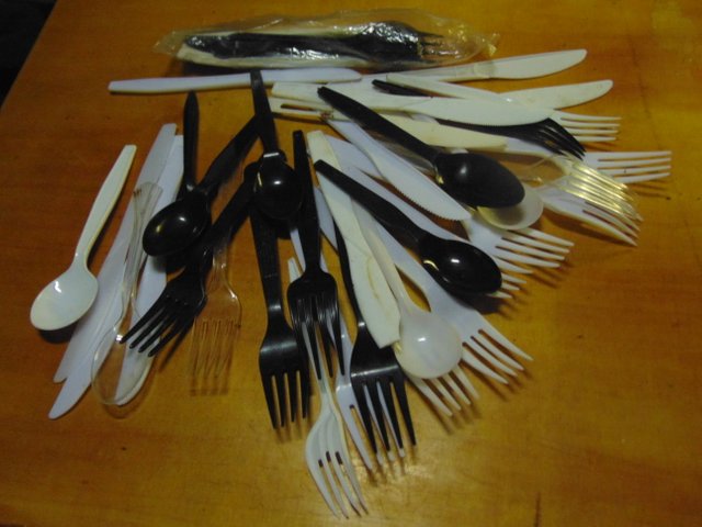 Plasticware3.jpg