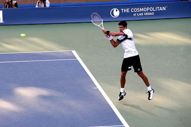 800px-Novak_Đoković_at_the_2010_US_Open_02.jpg