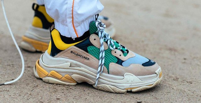 balenciaga-triple-s-on-foot-1170x600.jpg