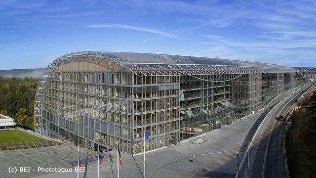 EIB–Ingenhoven_Architects_European_Investment_Bank_CC_BY_2-0_6203396293_2f9cf8d80f_o-BS-TB-Web.jpg