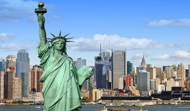 Discover the Iconic Statue of Liberty A Must-See Travel Experience in New York City.jpg